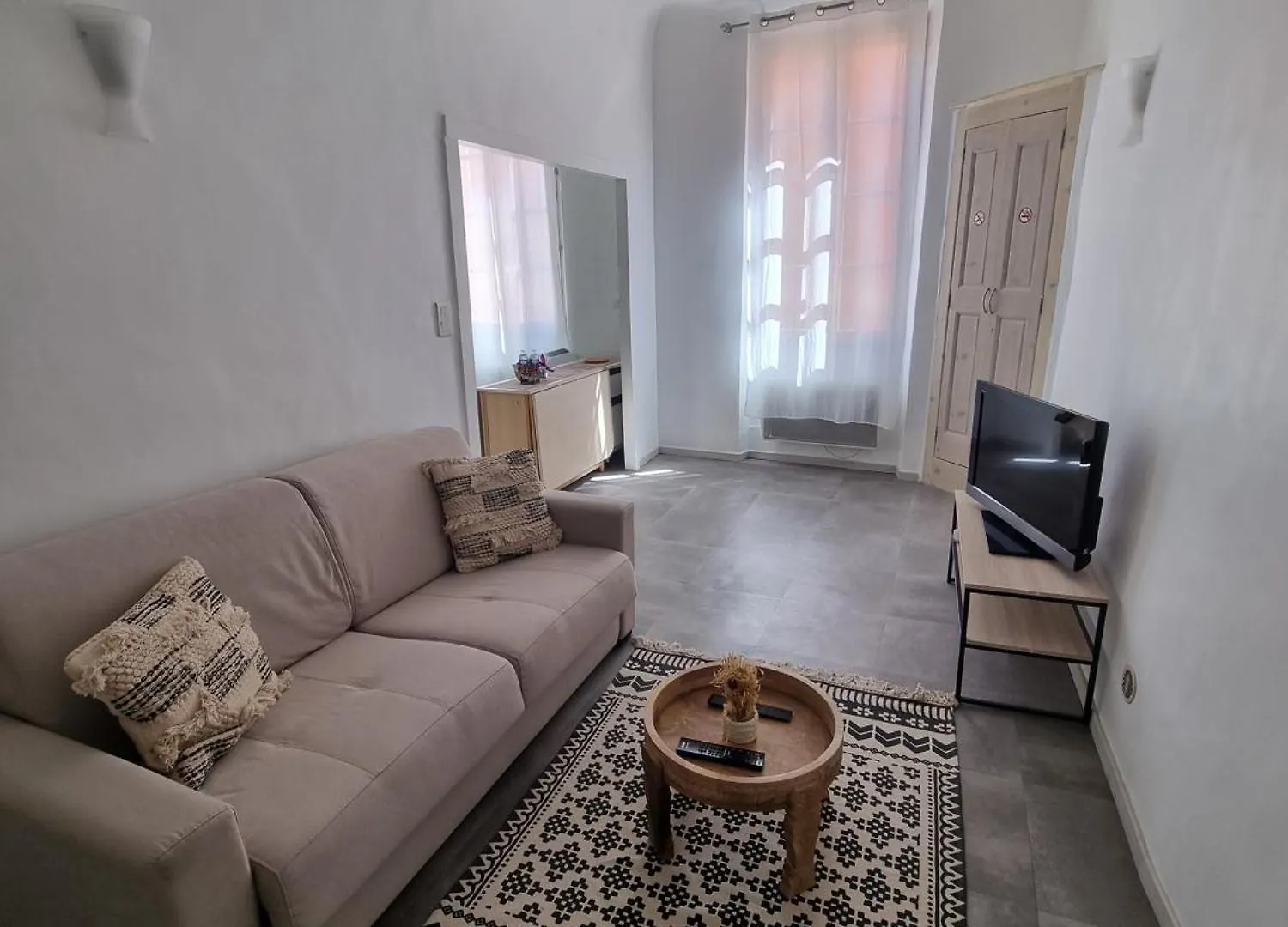 Joli 2 Pieces Centre Historique De Grasse, Wifi Διαμέρισμα